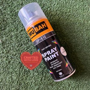 Laquer spray for wood preparation